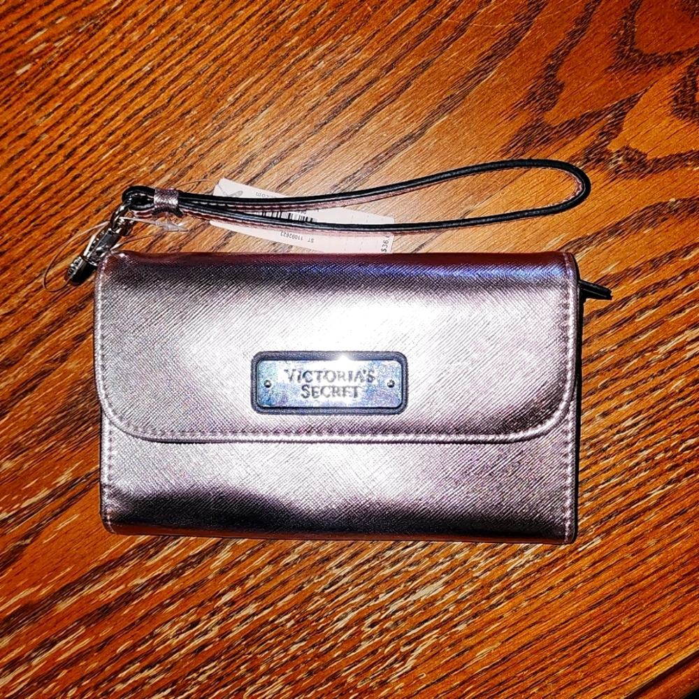 NWT- VS Wallet / Phone Clutch